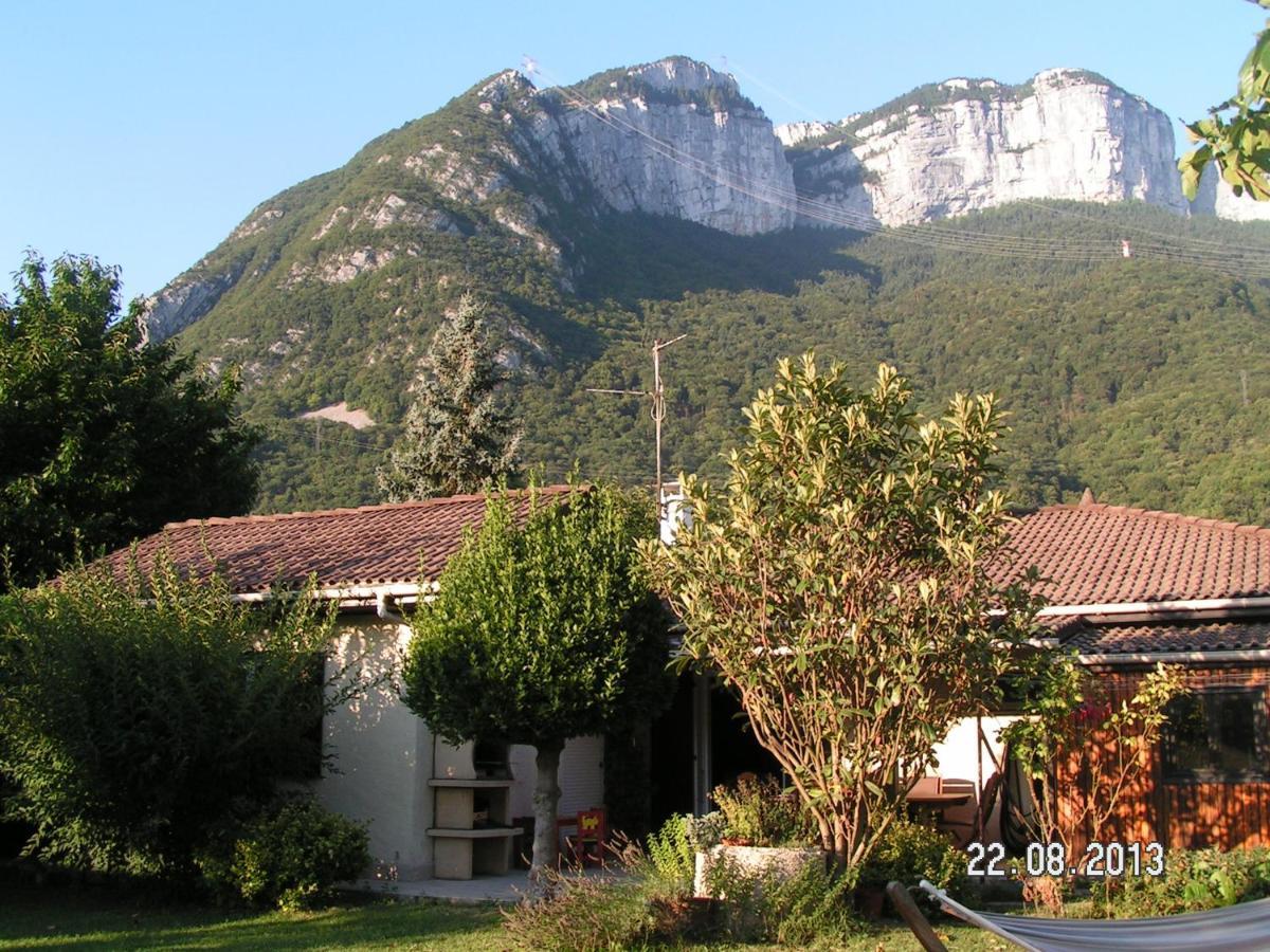 Les Champs Dores Noyarey Exterior photo